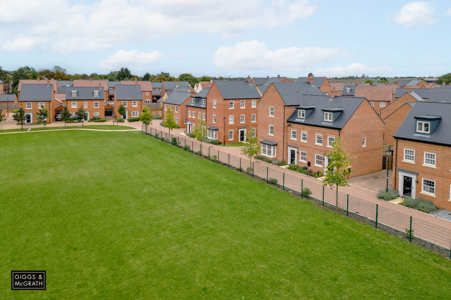 3 bed terraced house for sale in Brampton Gardens, Cambridgeshire  - Property Image 5