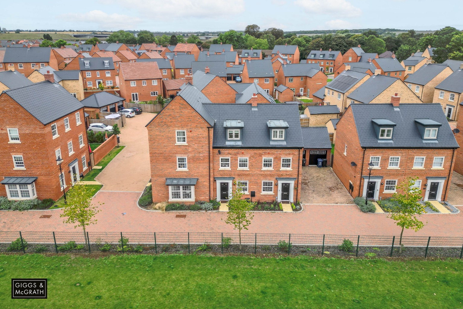 3 bed terraced house for sale in Brampton Gardens, Cambridgeshire  - Property Image 6