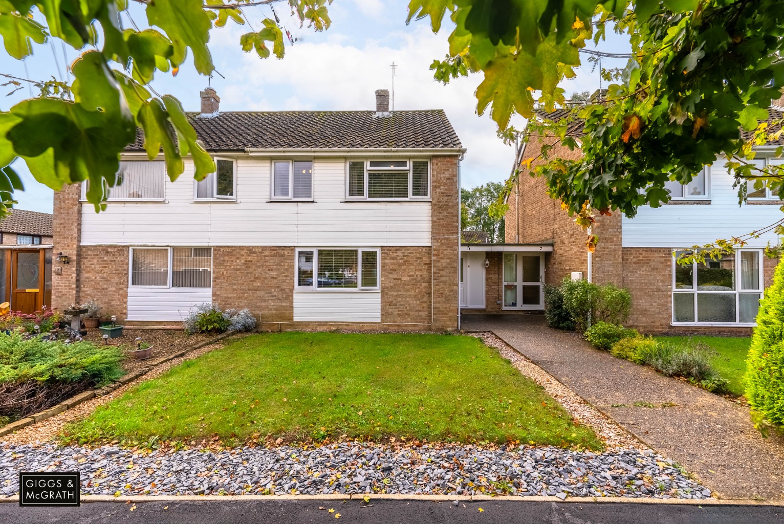 3 bed semi-detached house for sale in Highfield Avenue, Huntingdon  - Property Image 1