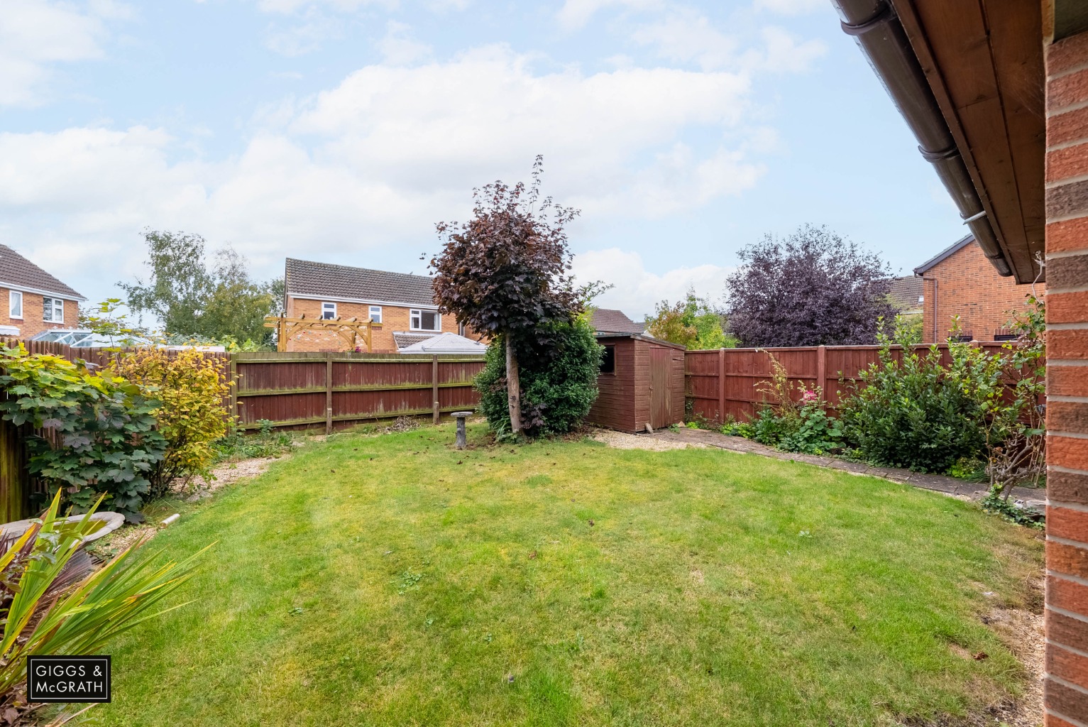 4 bed detached house for sale in Pathfinder Way, Huntingdon 3