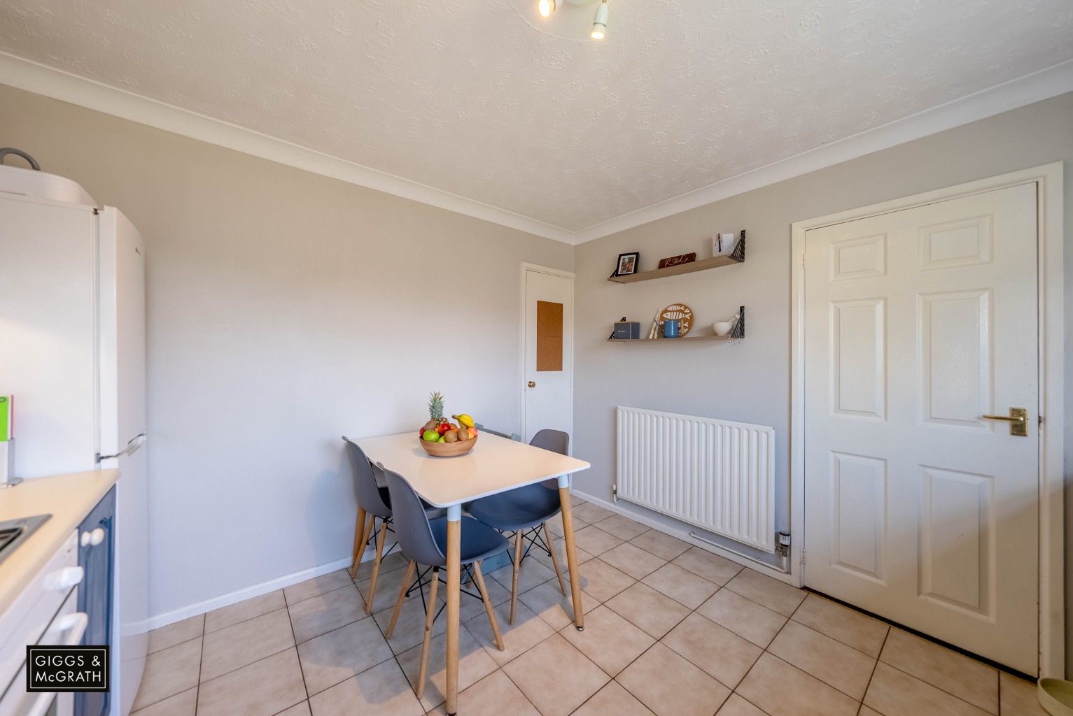 3 bed end of terrace house for sale in Curlew Close, St. Ives  - Property Image 6