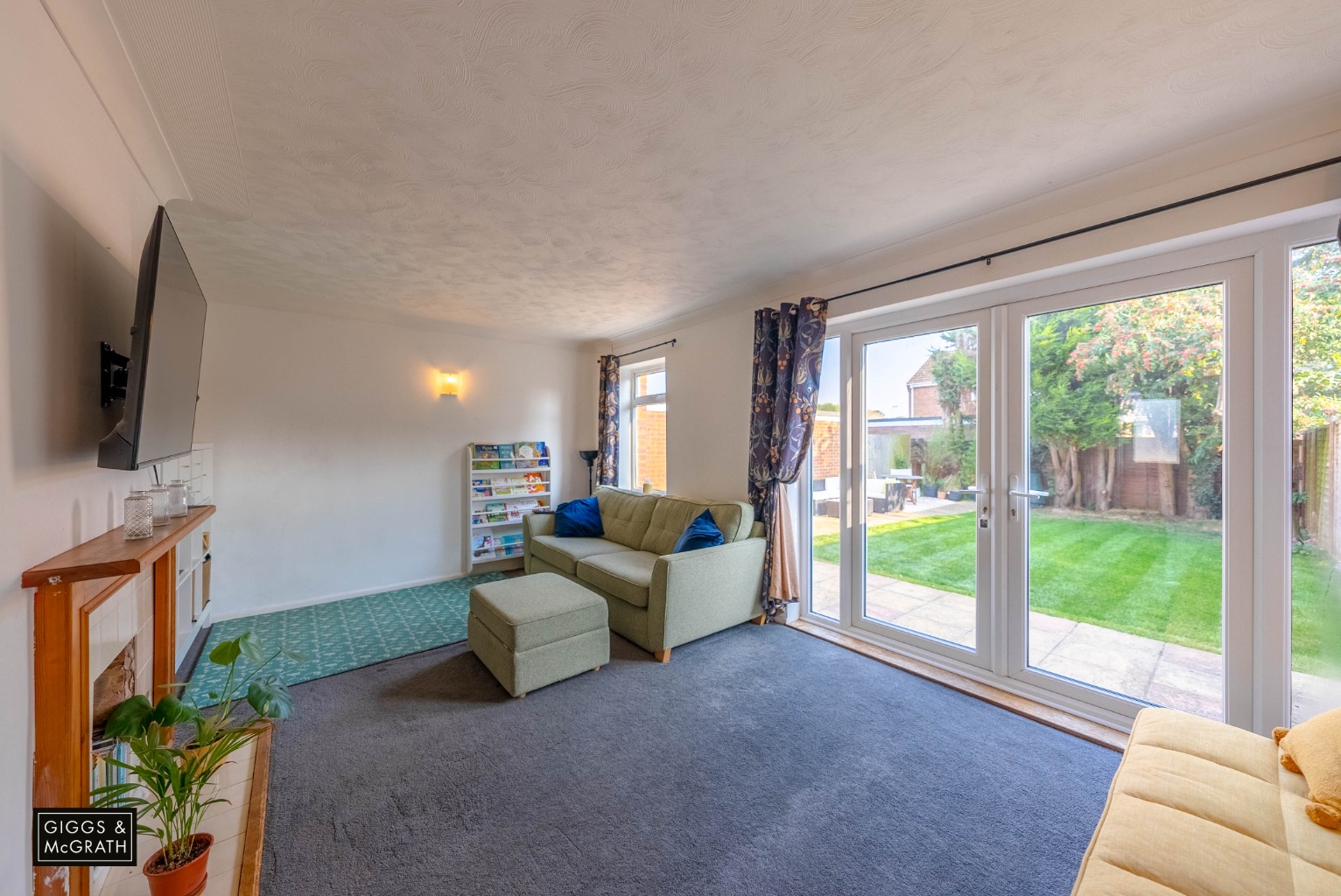 3 bed end of terrace house for sale in Curlew Close, St. Ives  - Property Image 3