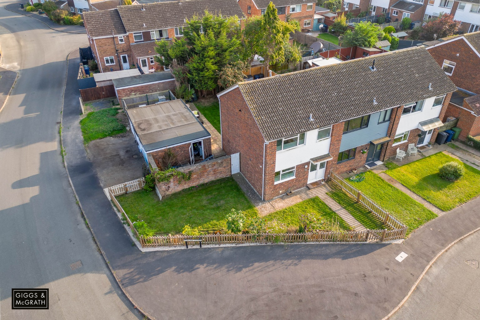 3 bed end of terrace house for sale in Curlew Close, St. Ives  - Property Image 1