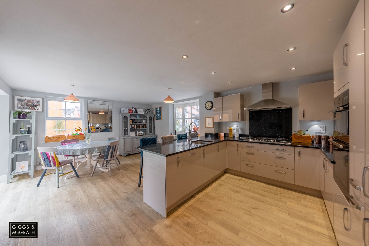 5 bed detached house for sale in Collinson Crescent, Huntingdon  - Property Image 5