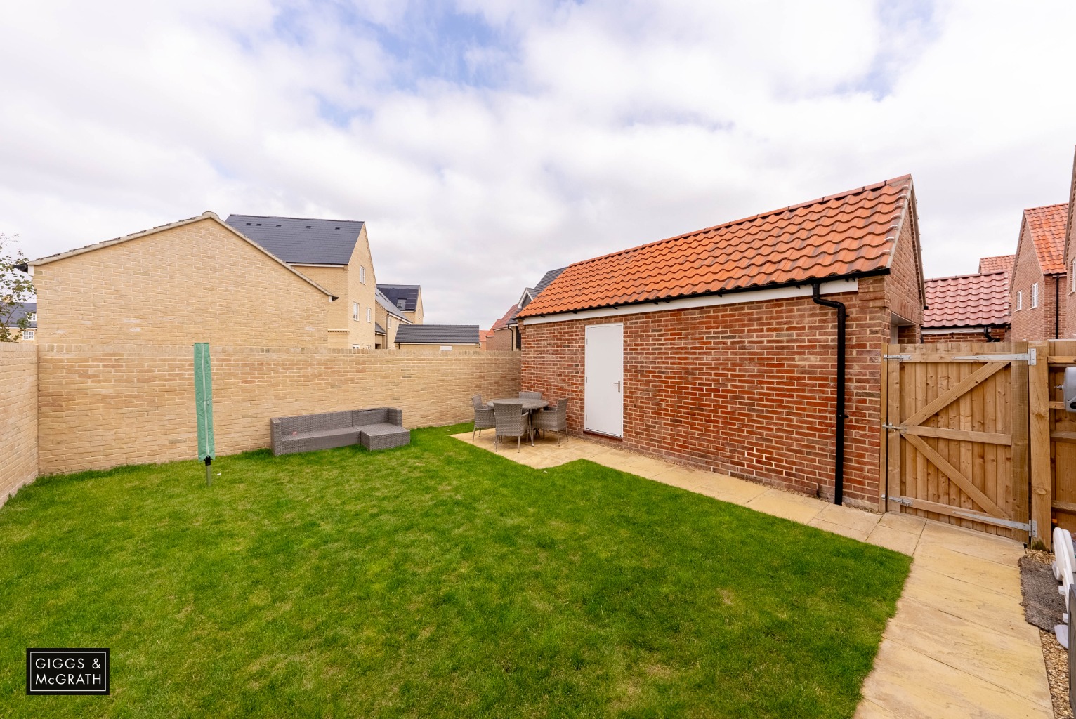 4 bed detached house for sale in Senliz Road, Cambridgeshire  - Property Image 4