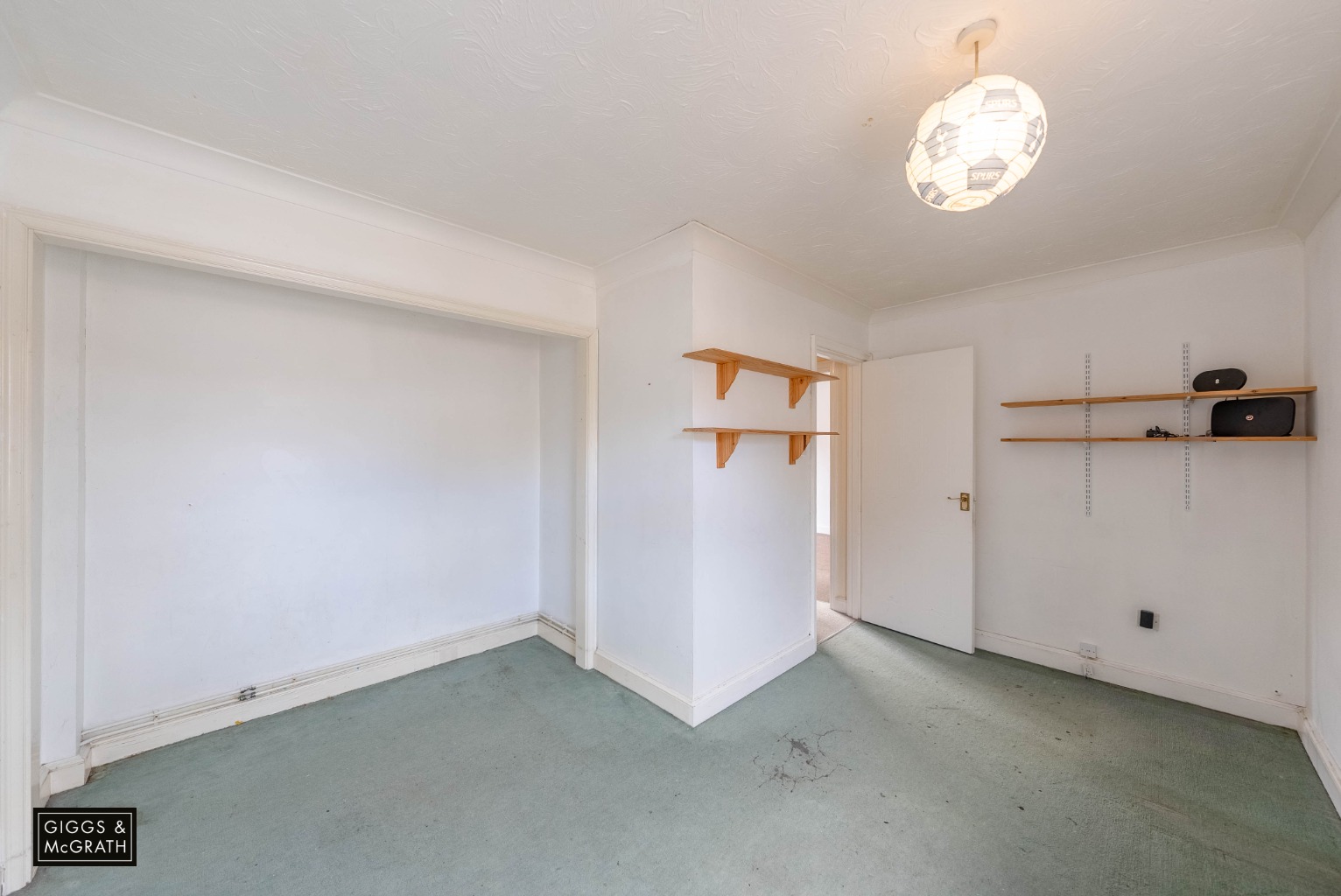 3 bed terraced house for sale in Robbs Walk, St. Ives  - Property Image 11