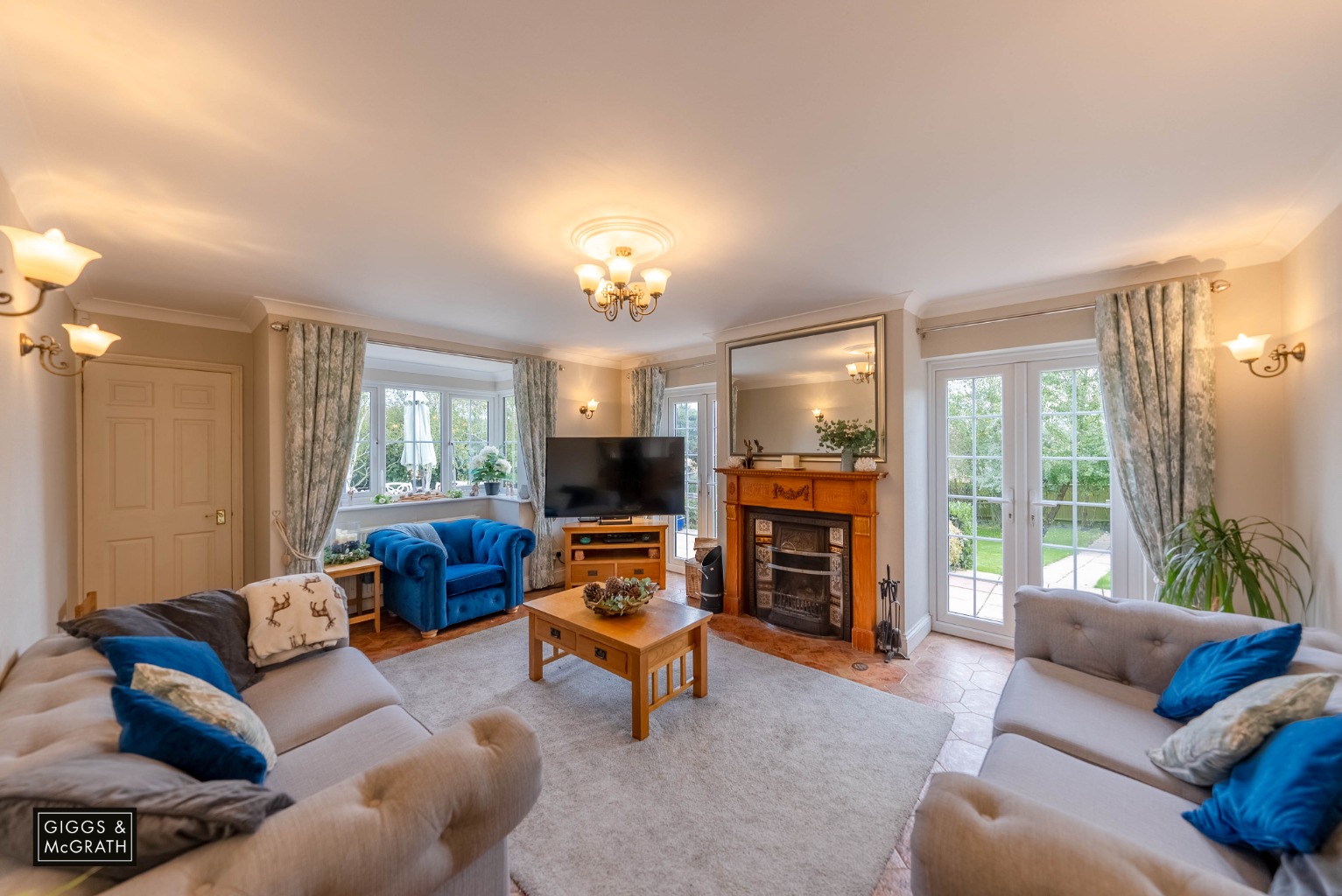 5 bed detached house for sale in Blacksmiths Lane, Huntingdon  - Property Image 2