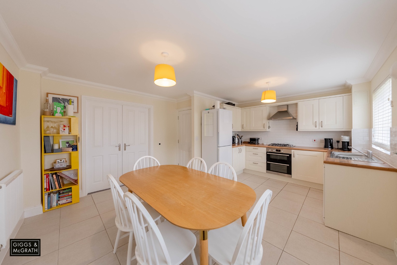 5 bed terraced house for sale in Pople Drive, Huntingdon 2