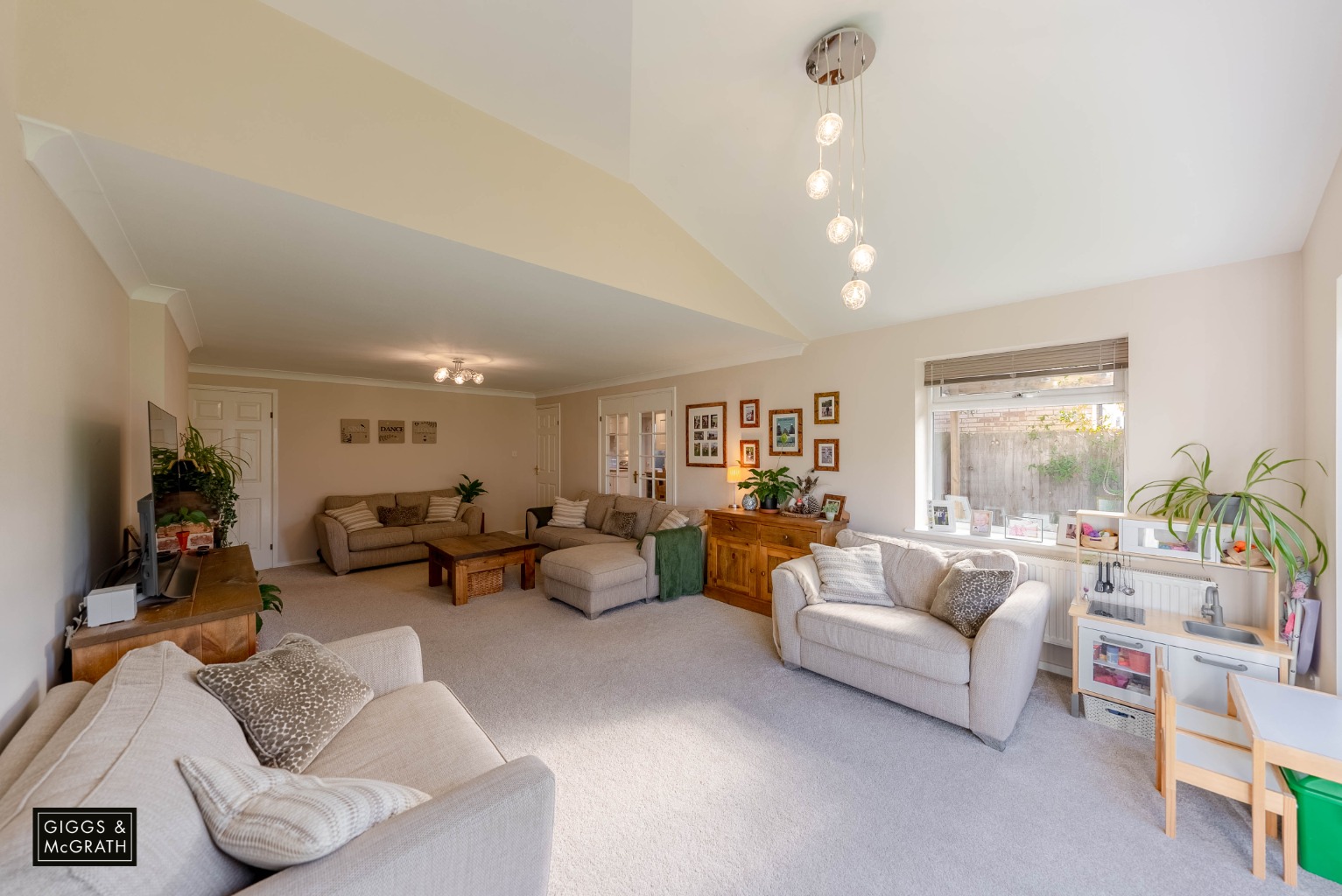 4 bed detached house for sale in Provence Road, Huntingdon 1