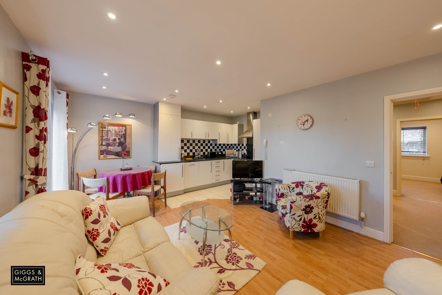 2 bed flat for sale in Ramsey Road, Cambridgeshire  - Property Image 5