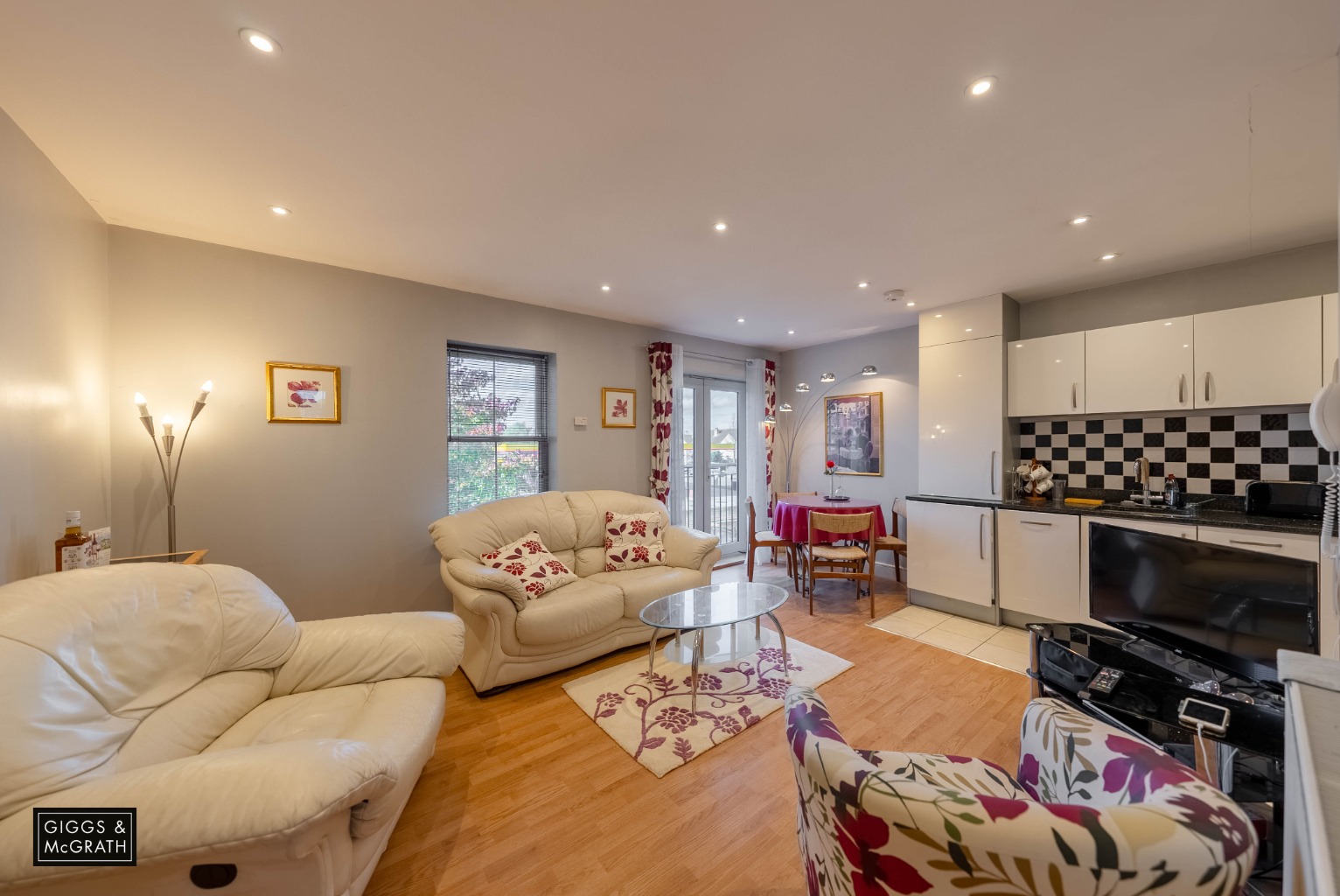 2 bed flat for sale in Ramsey Road, Cambridgeshire  - Property Image 2