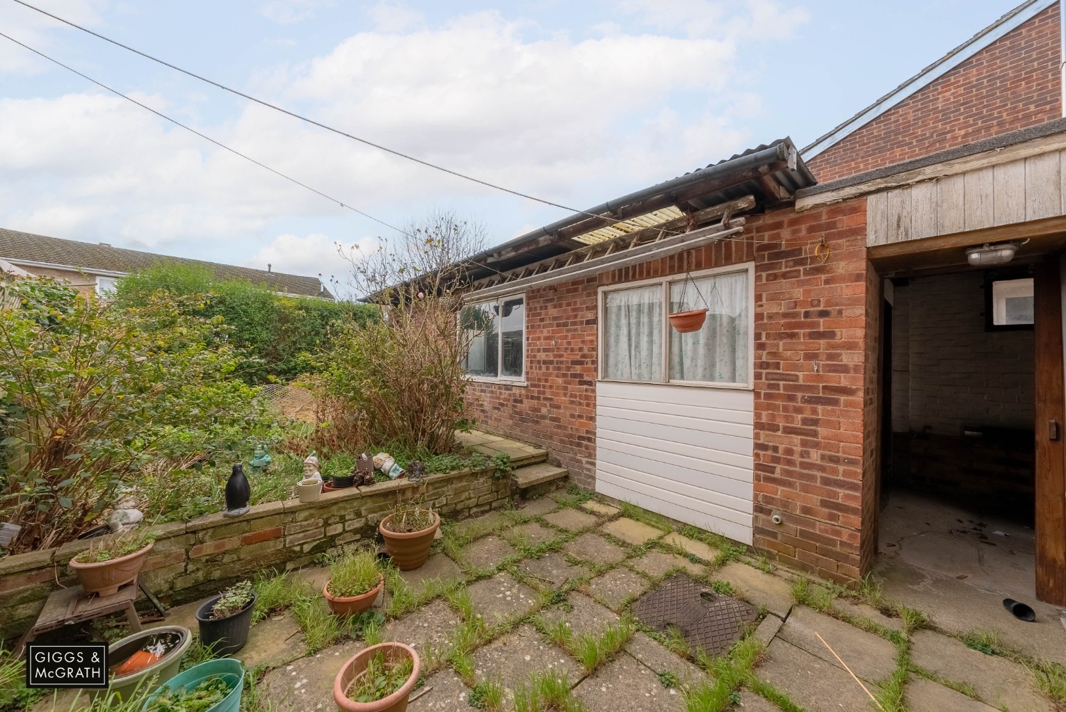 2 bed semi-detached house for sale in Lancelot Way, Huntingdon 9