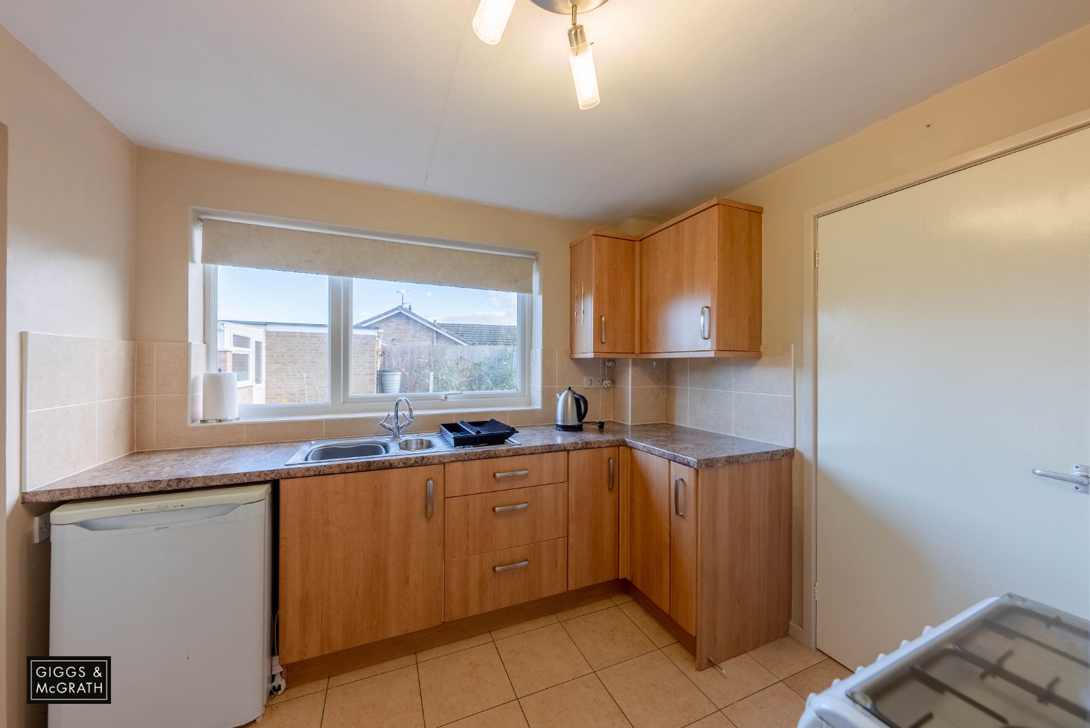 3 bed semi-detached house for sale in Greenfields, Huntingdon 3