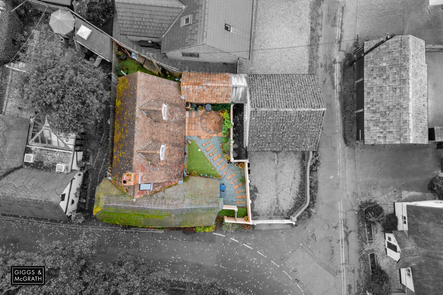 2 bed detached house for sale in The Green, Huntingdon 9