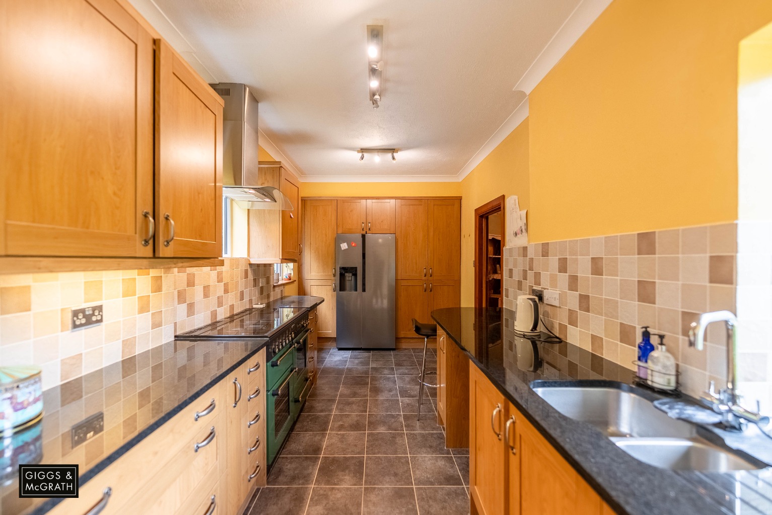 3 bed detached bungalow for sale in Colne Road, Huntingdon 4