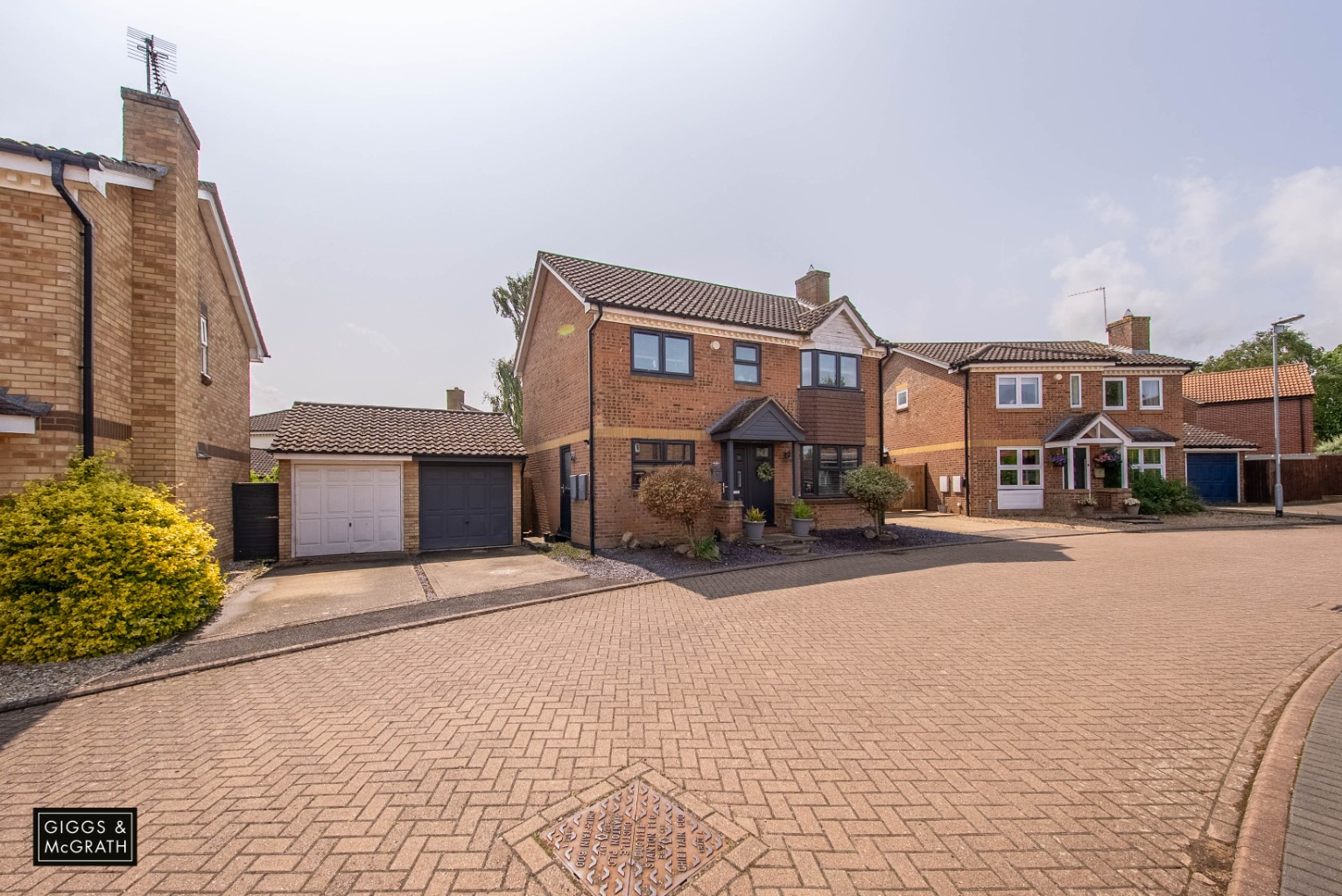 4 bed detached house for sale in Cranfield Place, Huntingdon  - Property Image 1