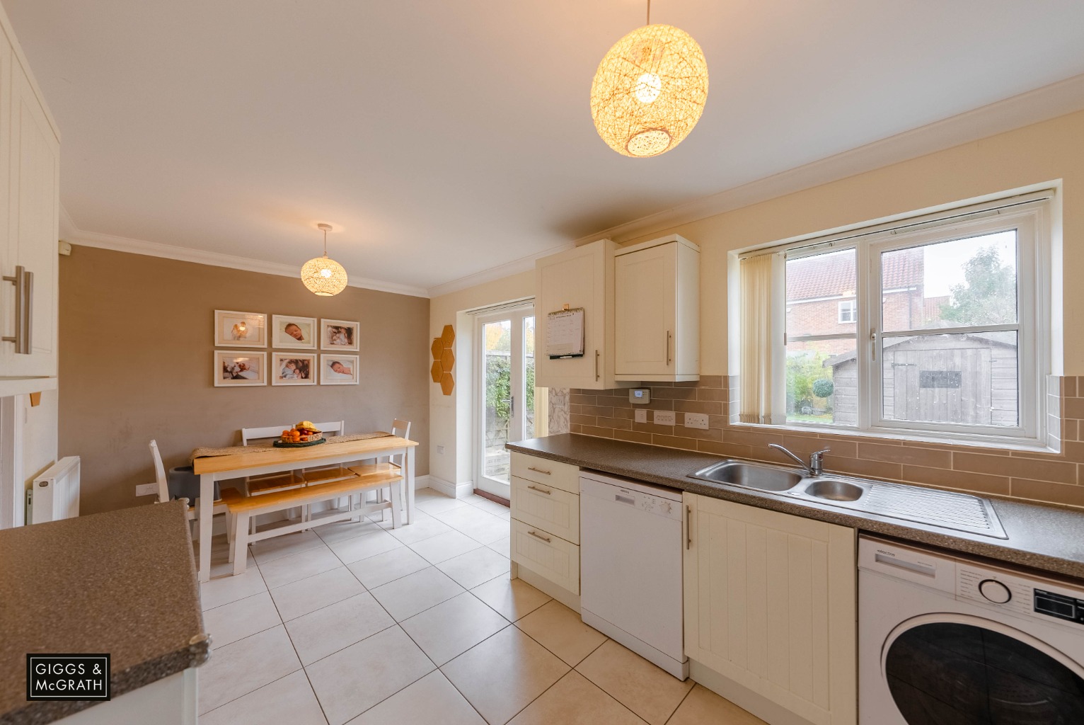 3 bed end of terrace house for sale in Carnaile Road, Huntingdon  - Property Image 3