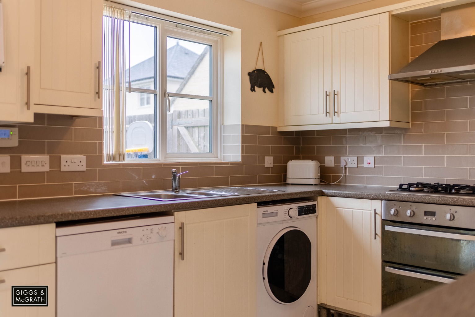 3 bed end of terrace house for sale in Carnaile Road, Huntingdon  - Property Image 16