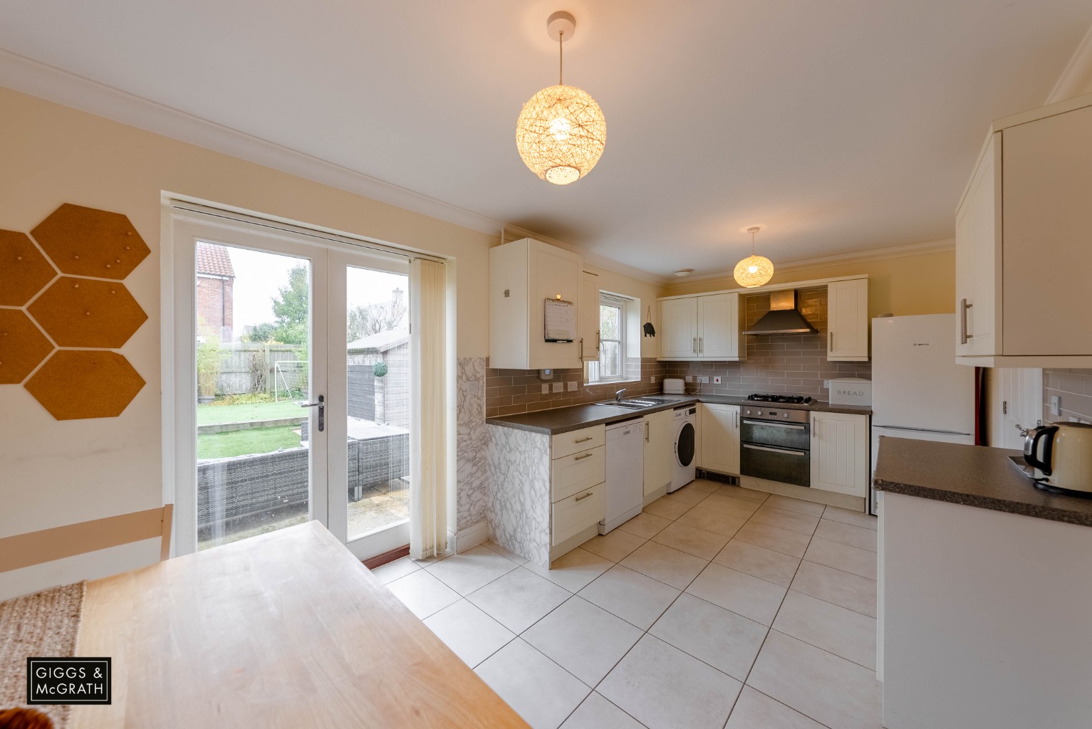 3 bed end of terrace house for sale in Carnaile Road, Huntingdon  - Property Image 8