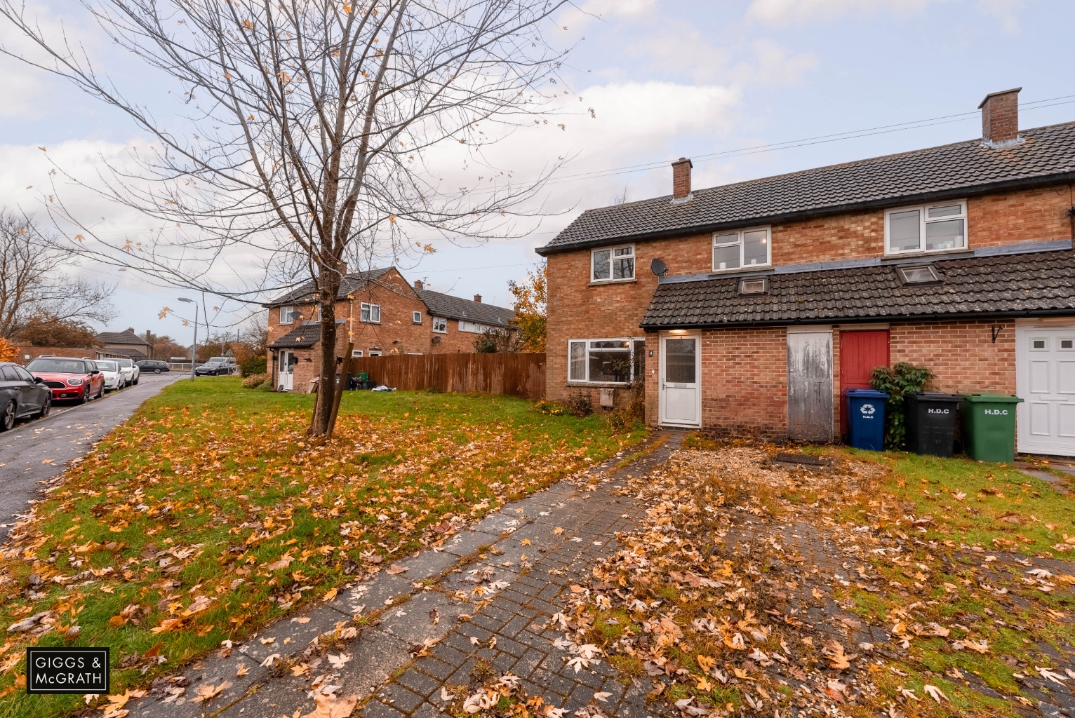 2 bed semi-detached house for sale in Somerset Road, Huntingdon  - Property Image 1