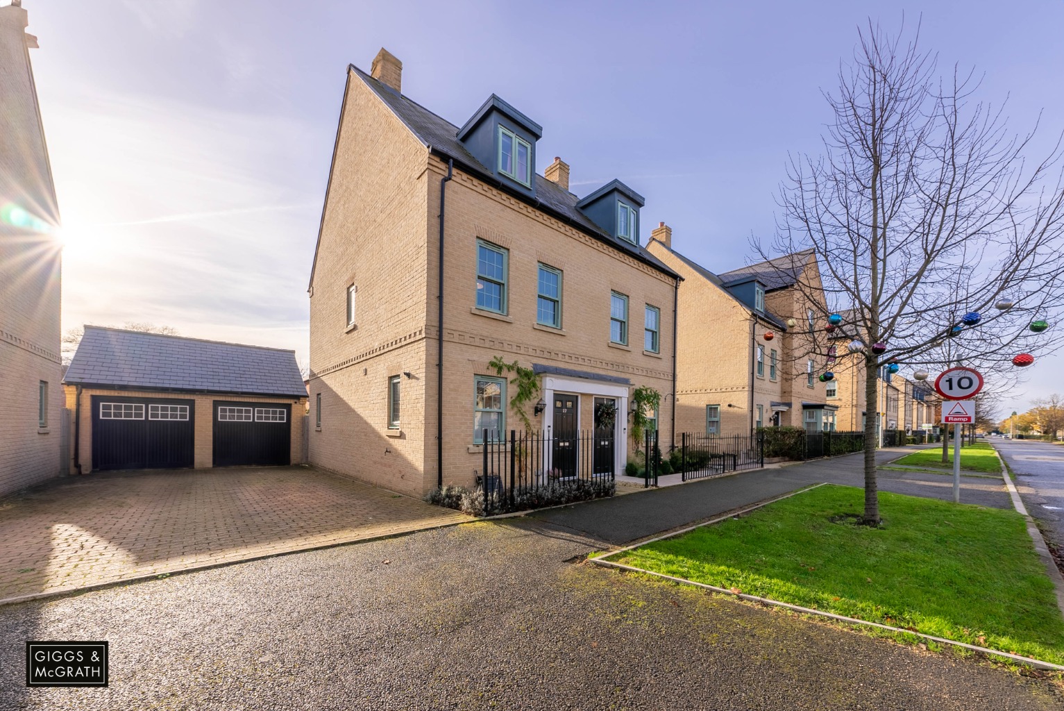 3 bed semi-detached house for sale in Central Avenue, Huntingdon  - Property Image 1