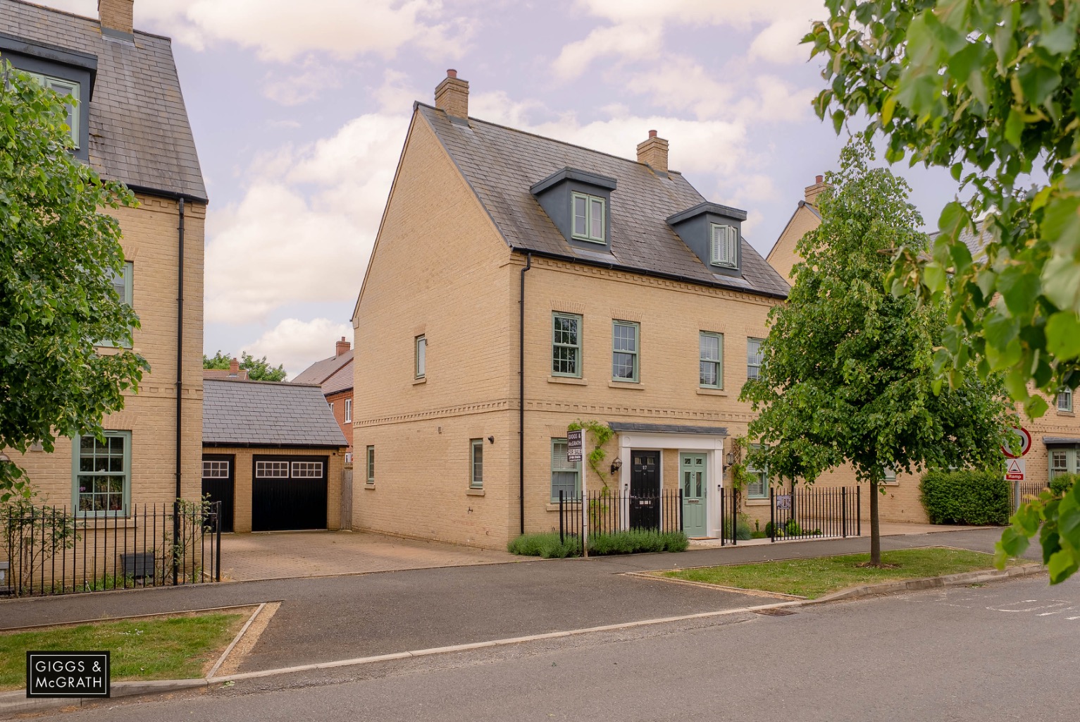 3 bed semi-detached house for sale in Central Avenue, Huntingdon  - Property Image 1