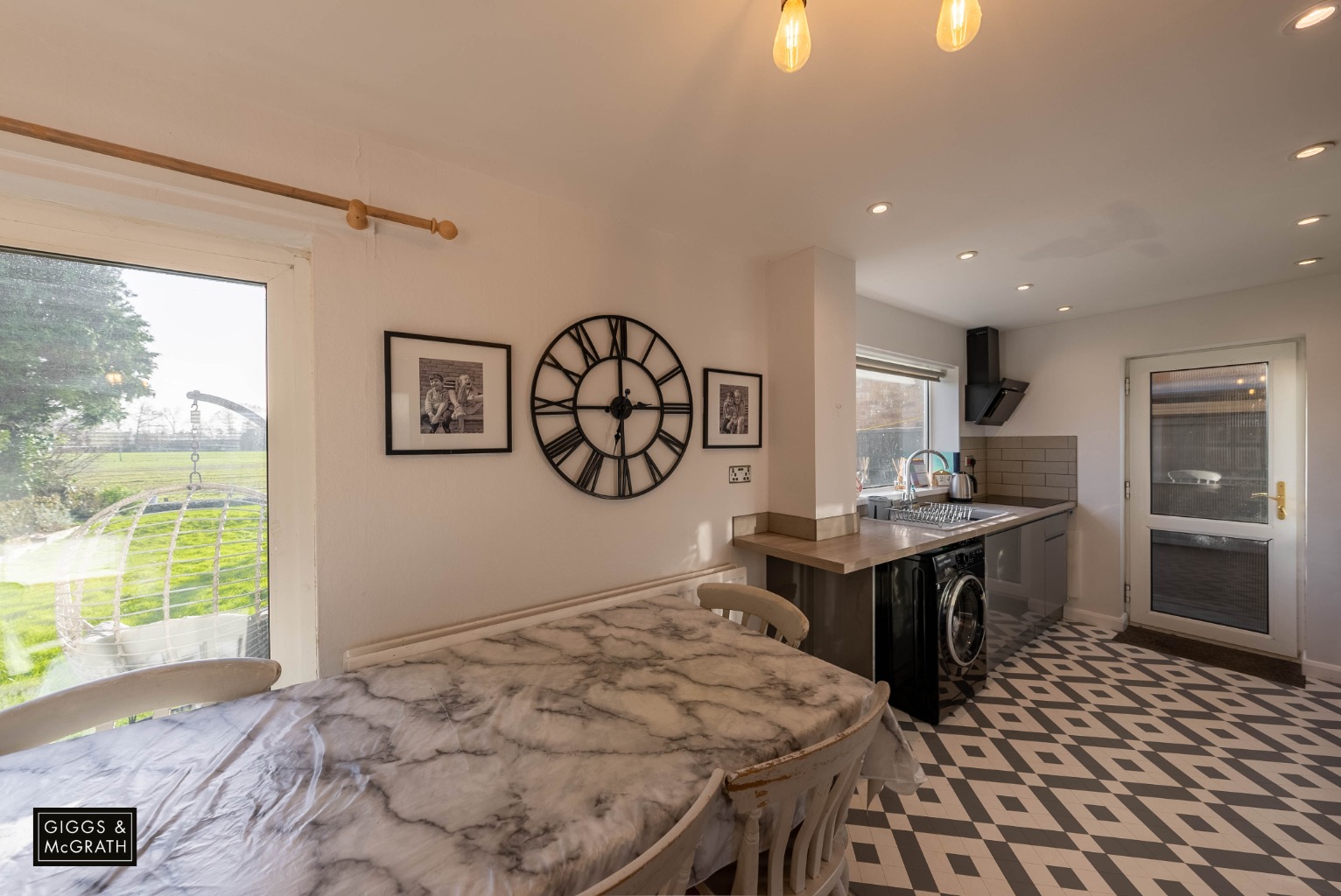 3 bed detached house for sale in Lenton Close, Huntingdon 4