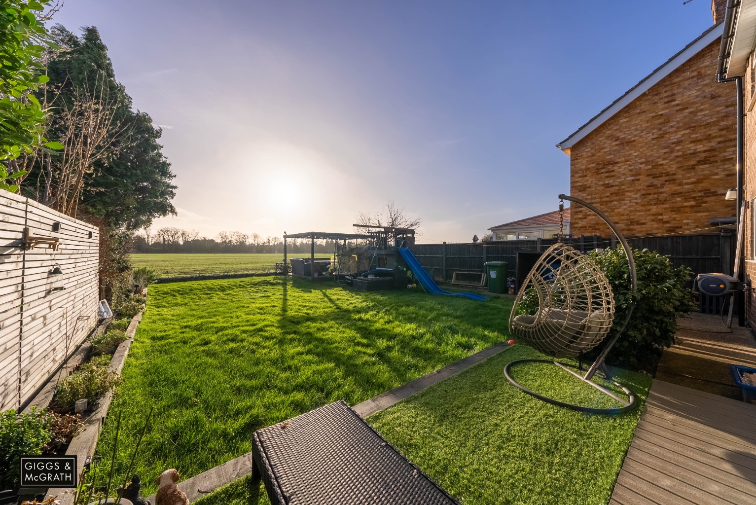 3 bed detached house for sale in Lenton Close, Huntingdon  - Property Image 3