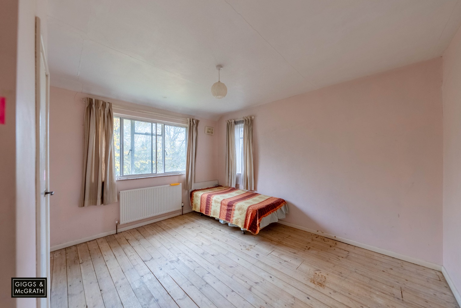 3 bed detached house for sale in Meadow Lane, Huntingdon 10