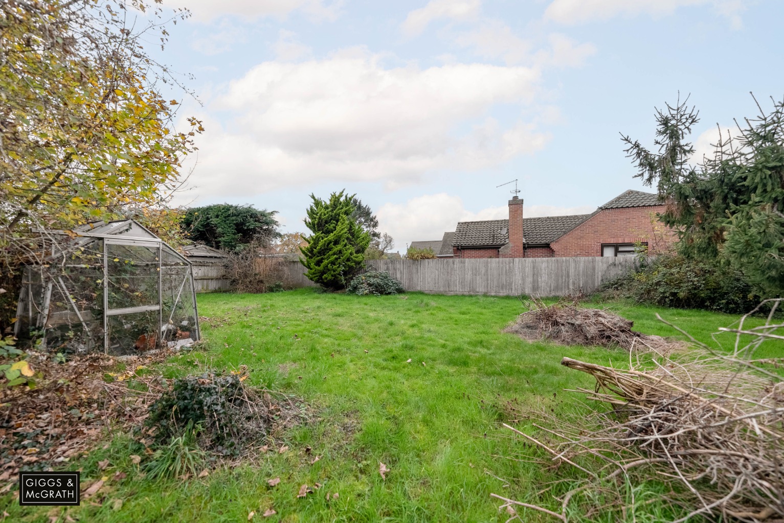 3 bed detached house for sale in Meadow Lane, Huntingdon  - Property Image 16