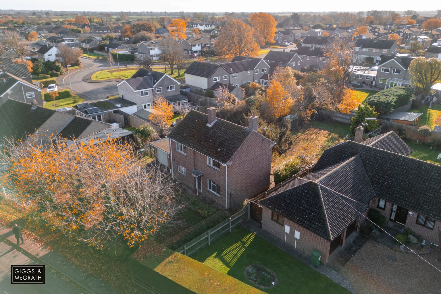 3 bed detached house for sale in Meadow Lane, Huntingdon 4