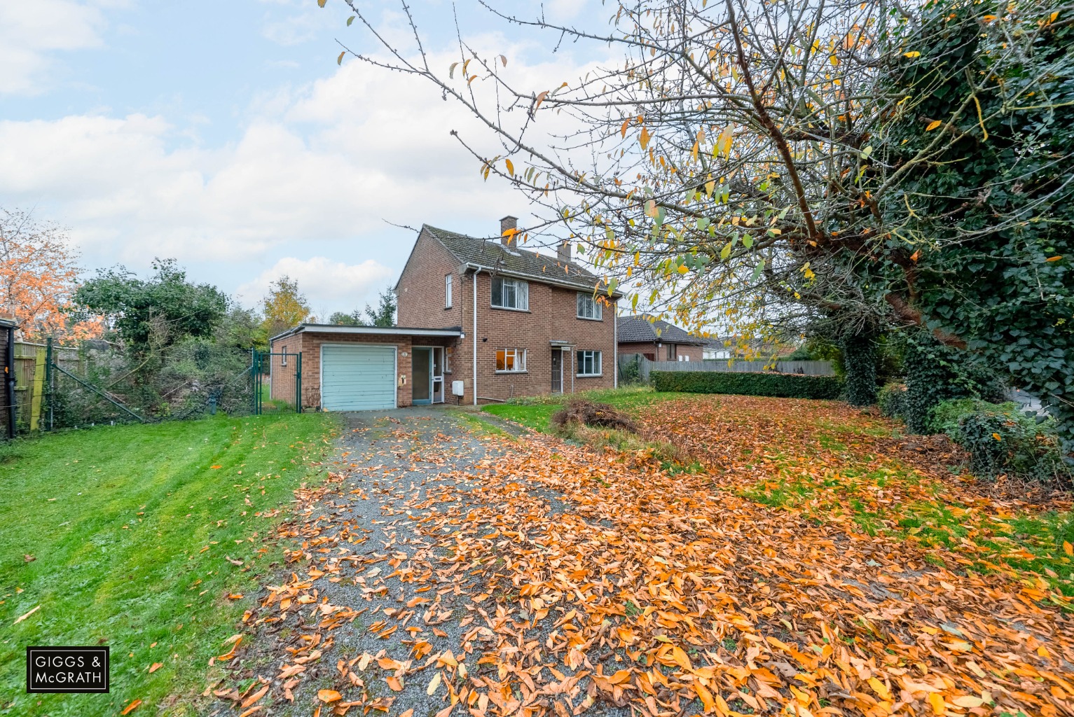 3 bed detached house for sale in Meadow Lane, Huntingdon  - Property Image 2