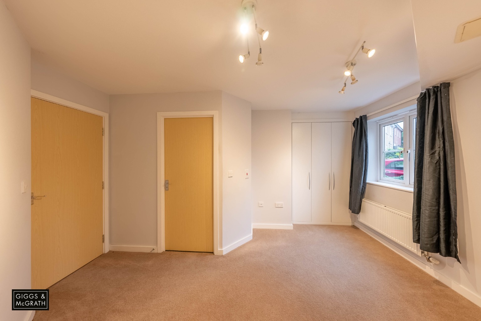 2 bed ground floor flat for sale in North Lodge Drive, Cambridge  - Property Image 6