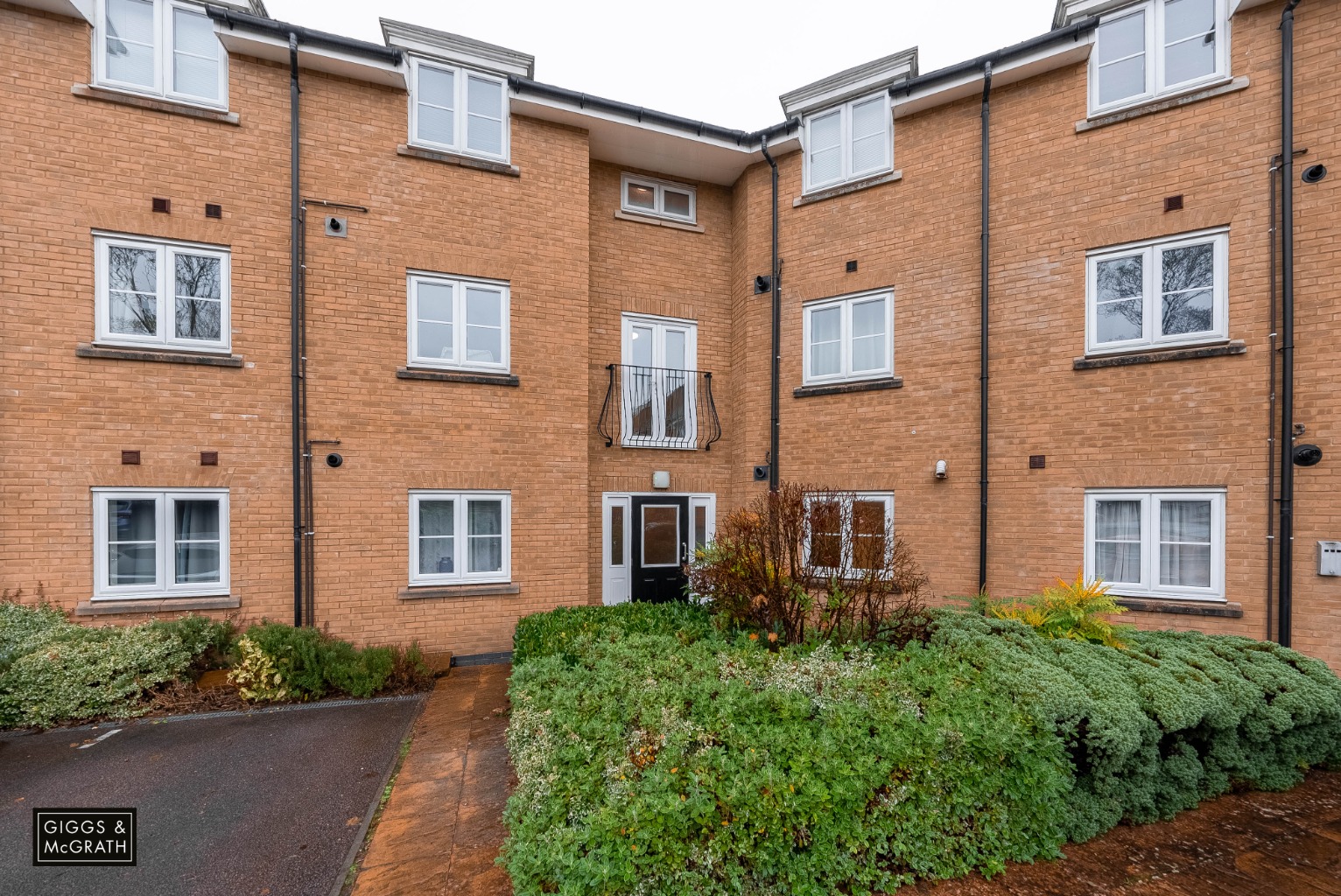 2 bed ground floor flat for sale in North Lodge Drive, Cambridge  - Property Image 11