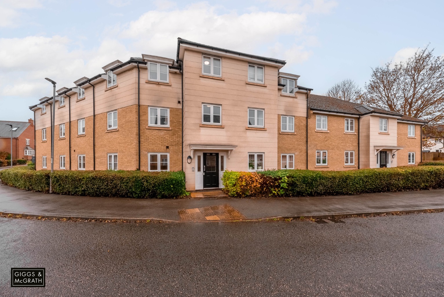 2 bed ground floor flat for sale in North Lodge Drive, Cambridge  - Property Image 1