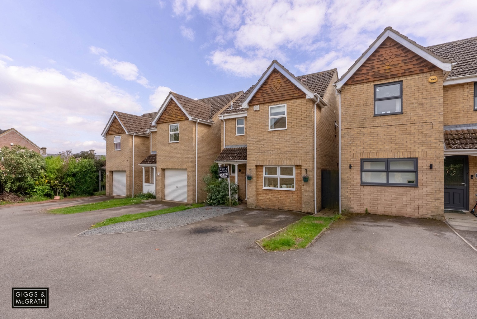 3 bed detached house for sale in Warboys, Cambridgeshire  - Property Image 1