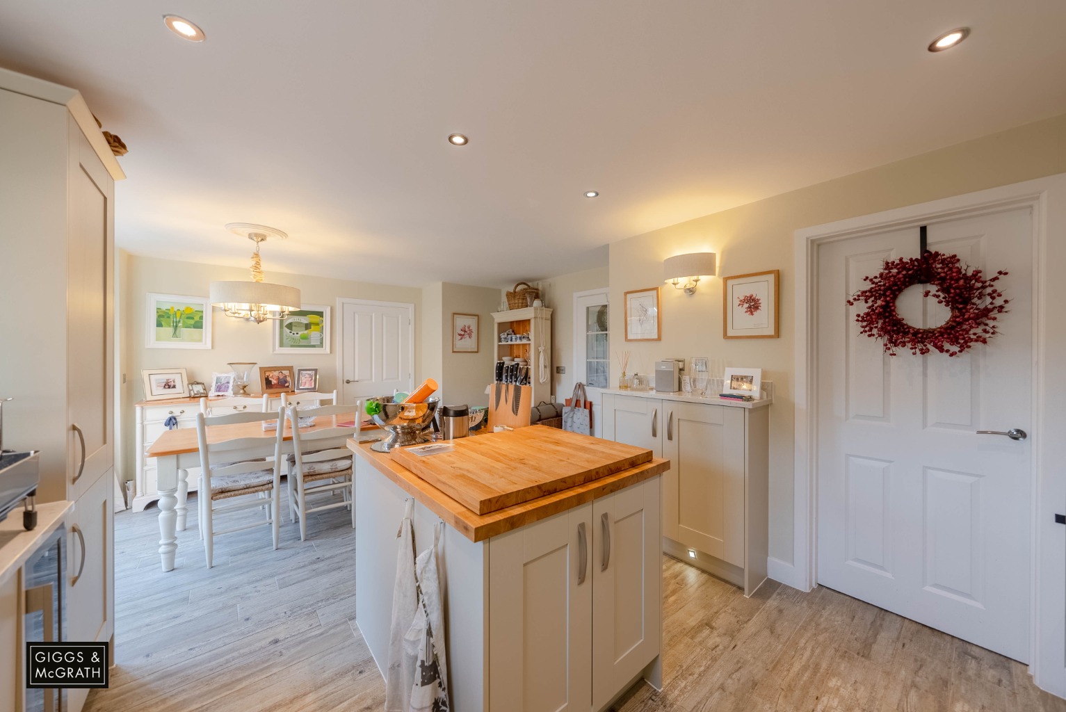 5 bed detached house for sale in Mahaddie Way, Huntingdon 4