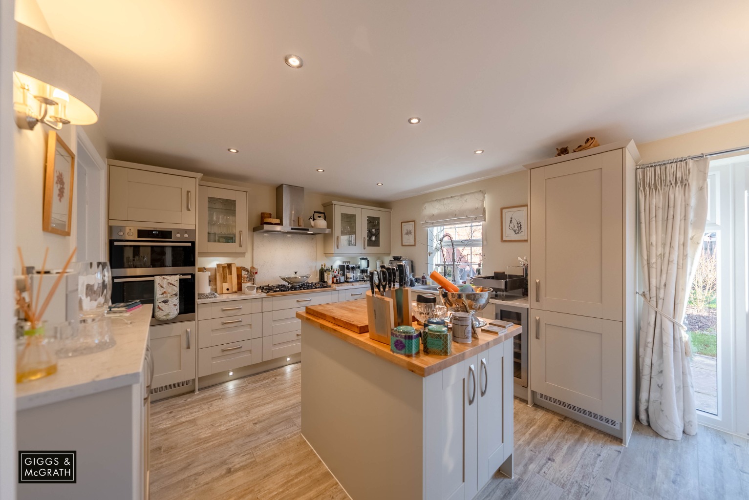 5 bed detached house for sale in Mahaddie Way, Huntingdon  - Property Image 8