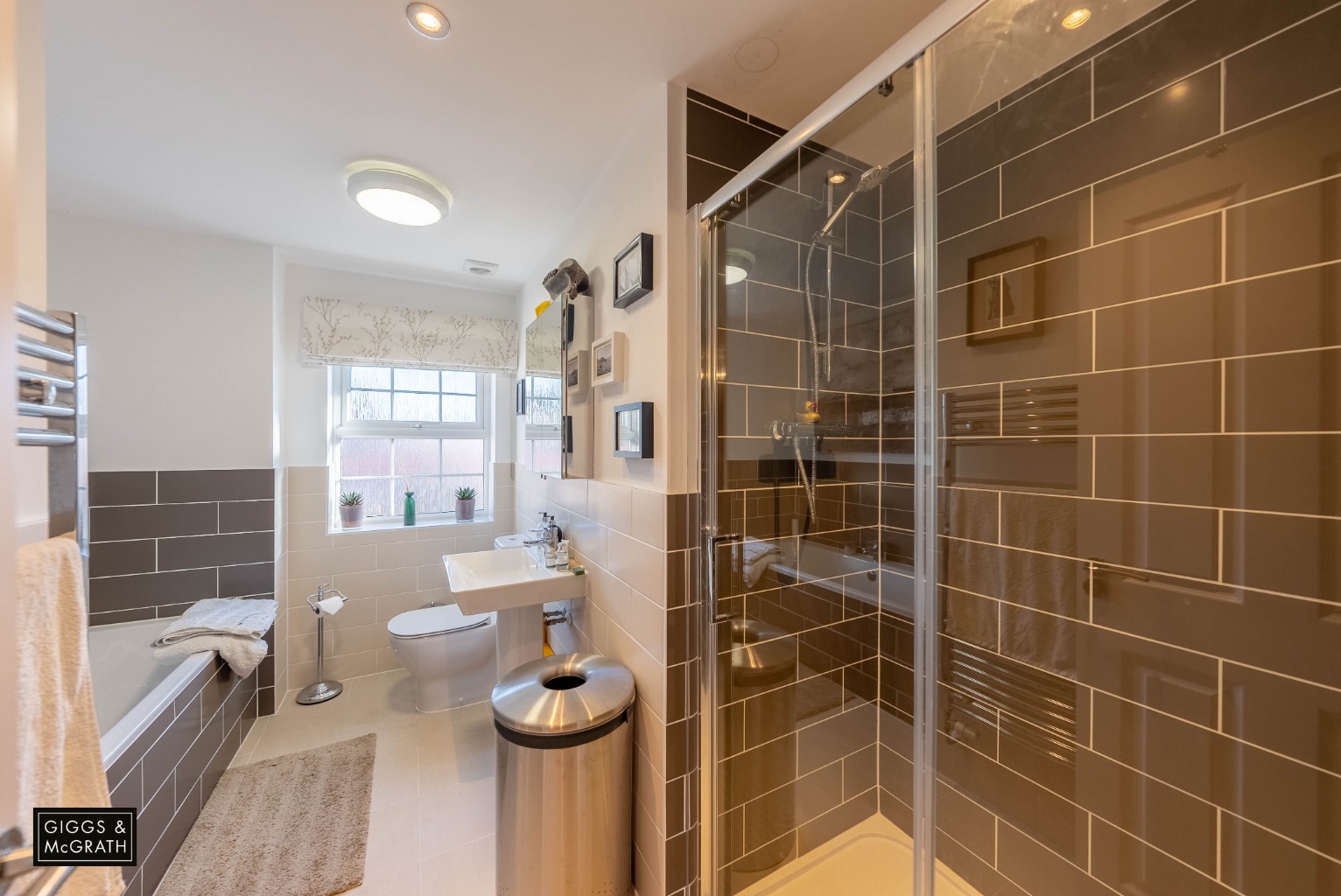 5 bed detached house for sale in Mahaddie Way, Huntingdon 21