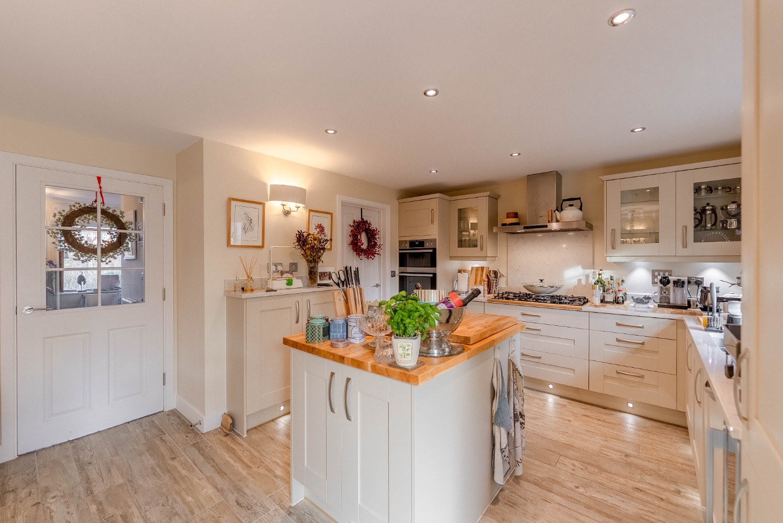 5 bed detached house for sale in Mahaddie Way, Huntingdon  - Property Image 6