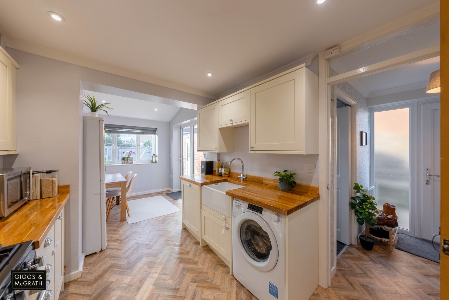 2 bed semi-detached house for sale in Lancelot Way, Huntingdon 5