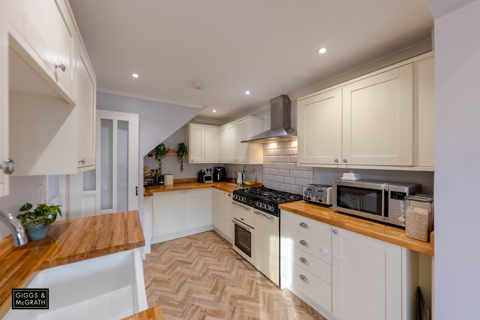 2 bed semi-detached house for sale in Lancelot Way, Huntingdon 4