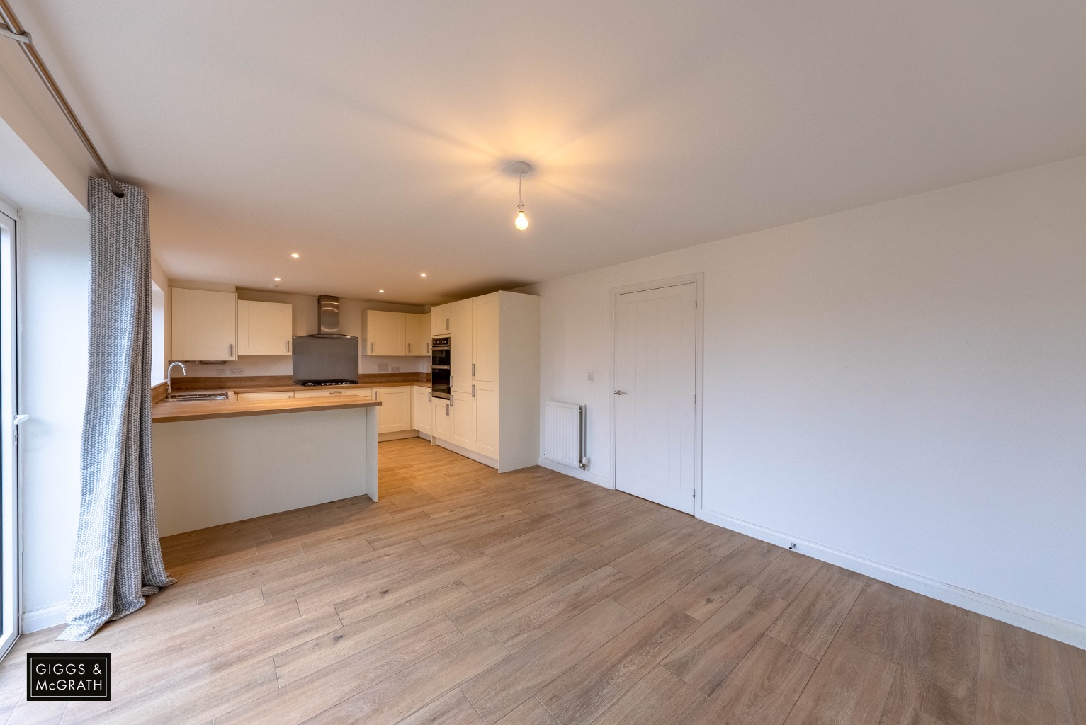 4 bed detached house for sale in Peacock Drive, Huntingdon 1