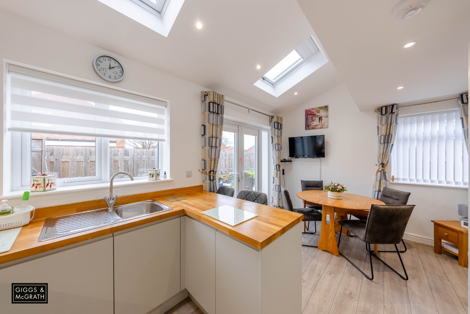 3 bed detached house for sale in Stirling Road, St. Ives  - Property Image 6