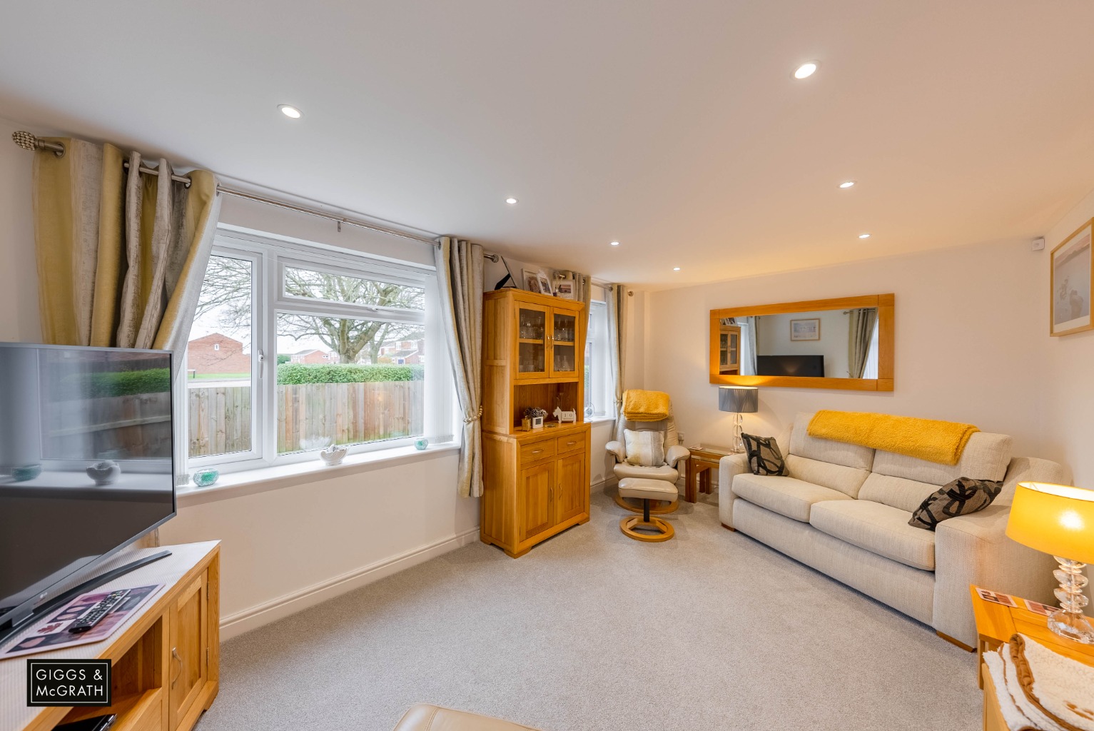 3 bed detached house for sale in Stirling Road, St. Ives  - Property Image 3