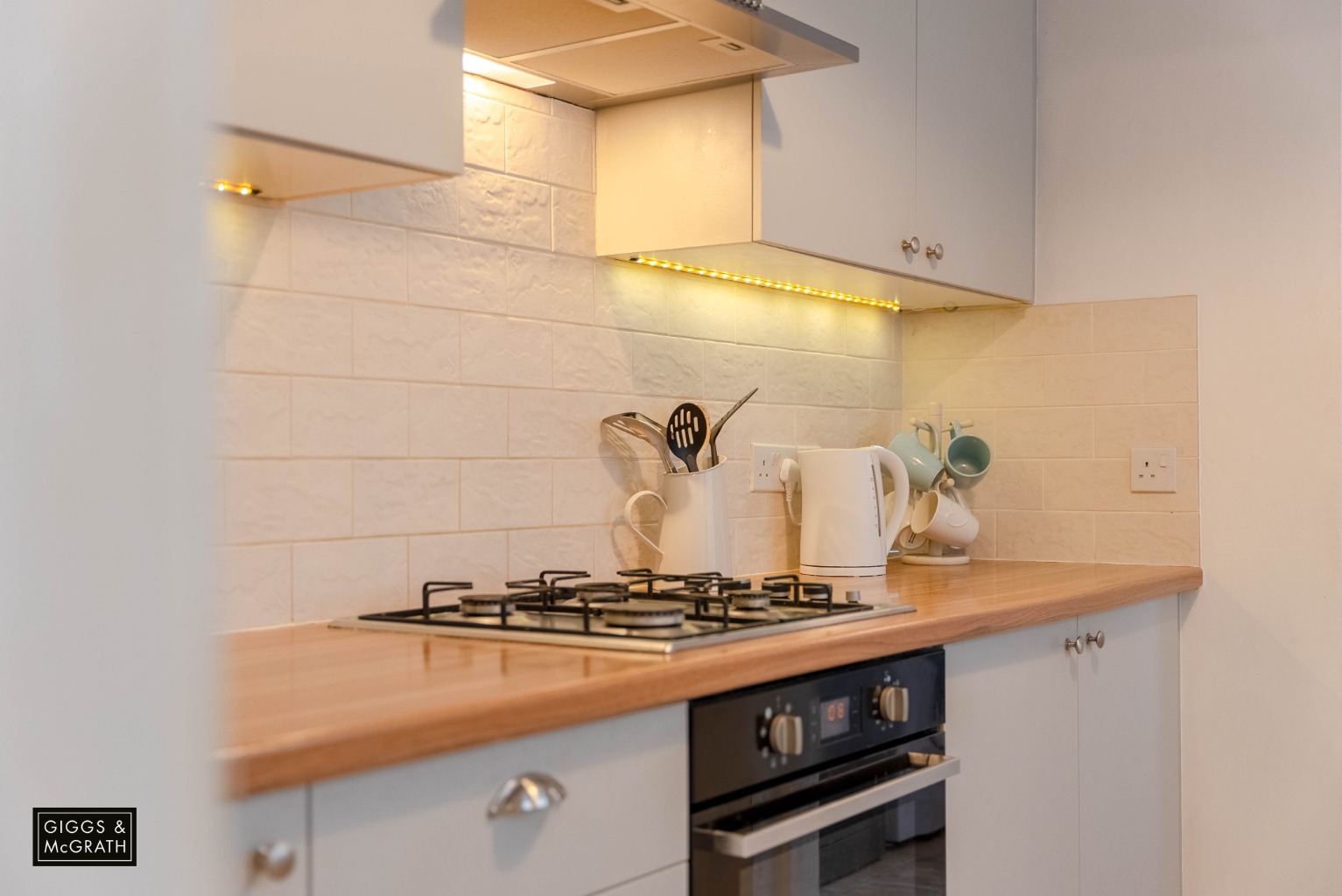 2 bed end of terrace house for sale in Parkhall Road, Huntingdon 9