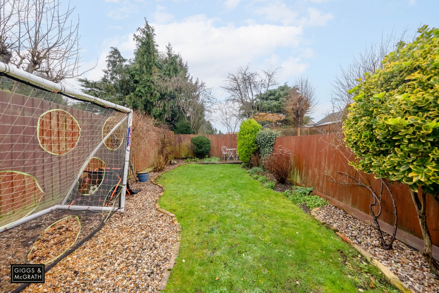 2 bed end of terrace house for sale in Parkhall Road, Huntingdon  - Property Image 4