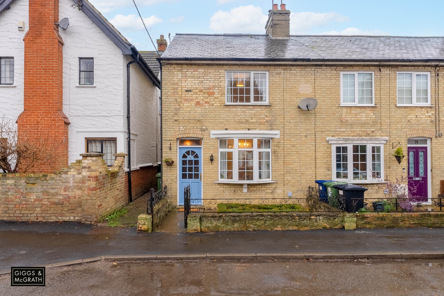 2 bed end of terrace house for sale in Parkhall Road, Huntingdon  - Property Image 1