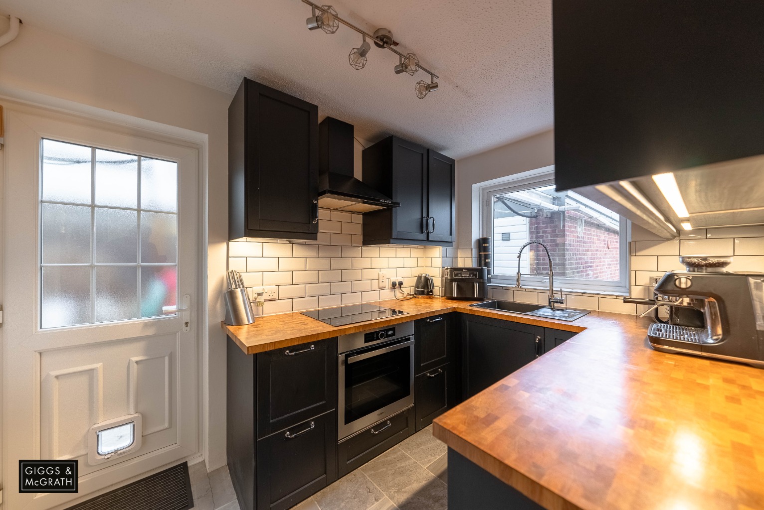 3 bed detached house for sale in Loftsteads, Huntingdon  - Property Image 4