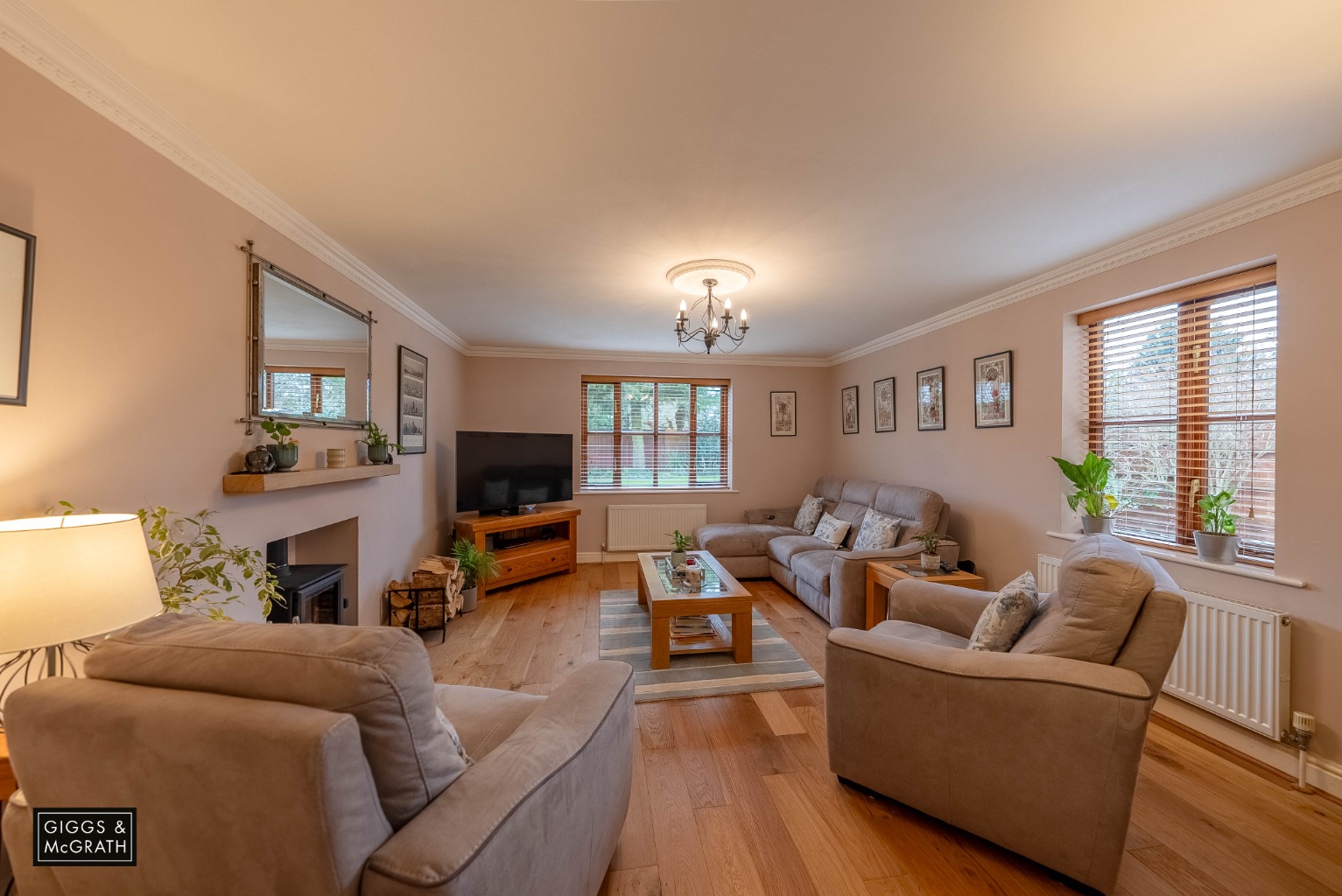 5 bed detached house for sale in Meridian Close, Huntingdon 1